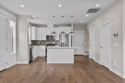 10392 S Beetdigger Blvd E, Sandy, UT 84070 - Photo 10