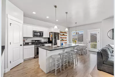 1721 W Newcastle Ln S, Saratoga Springs, UT 84045 - Photo 2