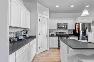 1721 W Newcastle Ln S, Saratoga Springs, UT 84045 - Photo 12