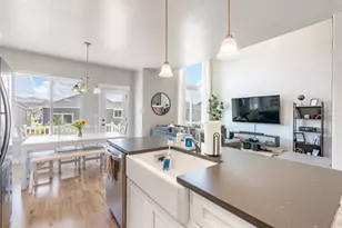 1721 W Newcastle Ln S, Saratoga Springs, UT 84045 - Photo 4