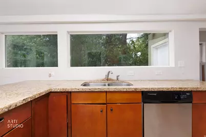 527 N 200 W, Salt Lake City, UT 84103 - Photo 18