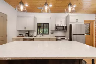 2876 E Greengrove Dr, Sundance, UT 84604 - Photo 14