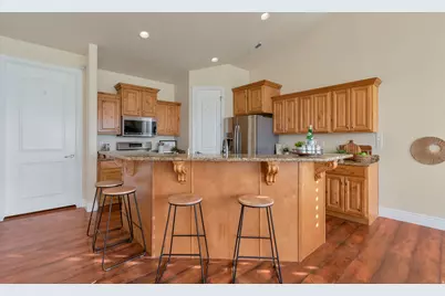 122 E Cottage Cv, Saratoga Springs, UT 84045 - Photo 10