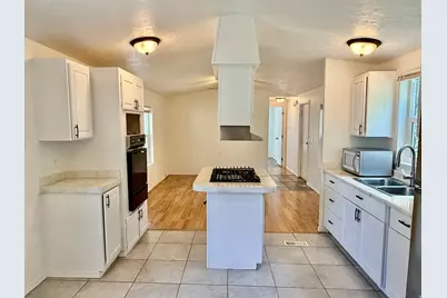 820 W Big Mountain Dr, Taylorsville, UT 84123 - Photo 6
