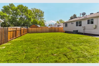 5006 W Niagara Cir, Salt Lake City, UT 84118 - Photo 6