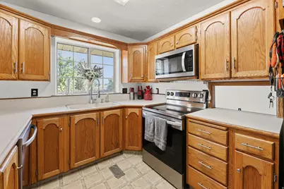 1412 E Center St, Springville, UT 84663 - Photo 4