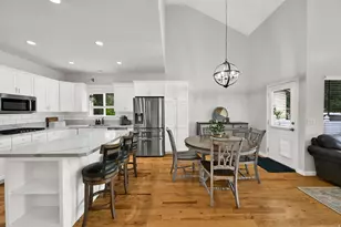 2534 W Adelaide Dr, Riverton, UT 84065 - Photo 8