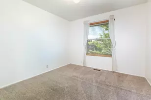 541 S Lambert Way E, Kaysville, UT 84037 - Photo 14