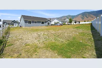 1266 E Blue Moon Dr N, Lake Point, UT 84074 - Photo 30