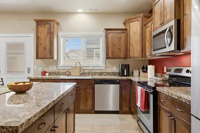 127 E River Bend Rd, Saratoga Springs, UT 84045 - Photo 16