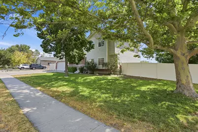 12061 S 2740 W, Riverton, UT 84065 - Photo 4