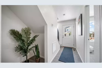 529 N Riverside Dr, Saratoga Springs, UT 84045 - Photo 2