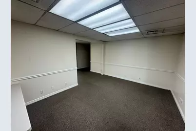 2046 E Murray Holladay, Holladay, UT 84117 - Photo 2