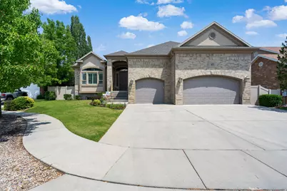 1653 E Crescent View Circle S, Sandy, UT 84092 - Photo 1