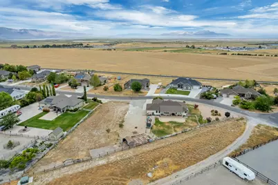 7296 N Ridge Rd, Lake Point, UT 84074 - Photo 52