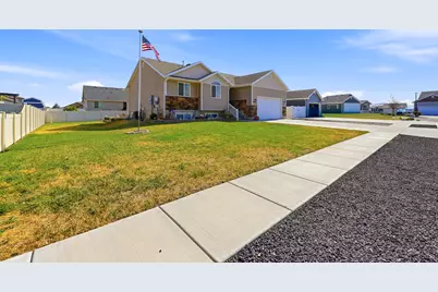 835 W 400 S, Tremonton, UT 84337 - Photo 2