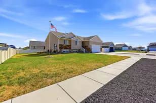835 W 400 S, Tremonton, UT 84337 - Photo 2