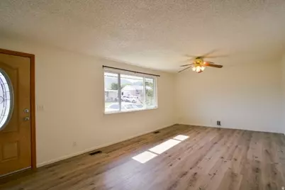 367 Overland Rd, Tooele, UT 84074 - Photo 6