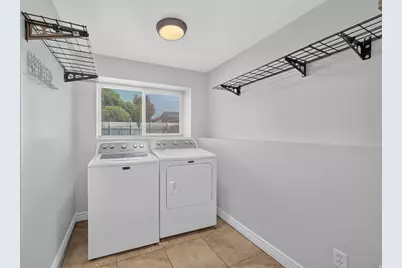 2432 W 1915 N, Clinton, UT 84015 - Photo 32