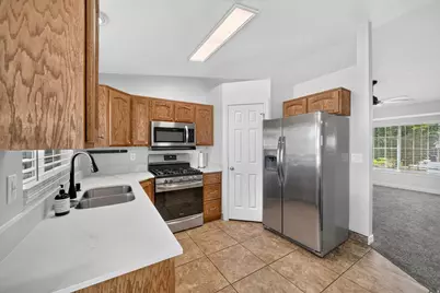 2432 W 1915 N, Clinton, UT 84015 - Photo 12