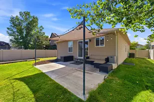 2065 E Jordan Way N, Eagle Mountain, UT 84005 - Photo 44