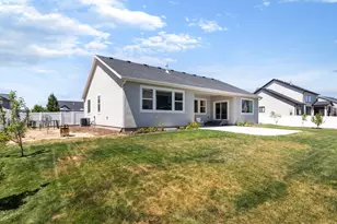 335 S Grant St, Mapleton, UT 84664 - Photo 32