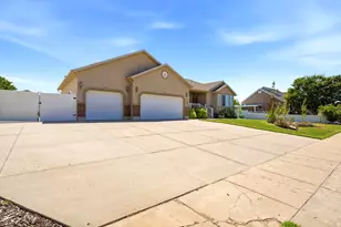 4883 W 175 N, West Point, UT 84015 - Photo 2