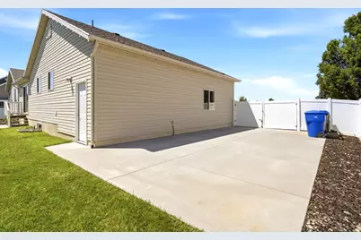 4883 W 175 N, West Point, UT 84015 - Photo 30