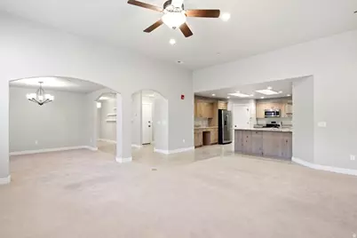 2195 E 1075 N, Layton, UT 84040 - Photo 12