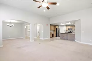 2195 E 1075 N, Layton, UT 84040 - Photo 12