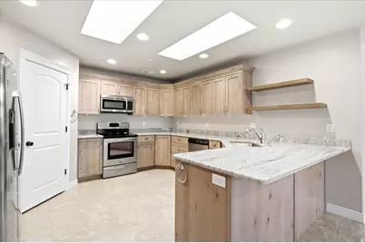 2195 E 1075 N, Layton, UT 84040 - Photo 14