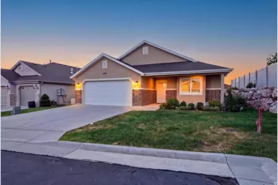 2195 E 1075 N, Layton, UT 84040 - Photo 2