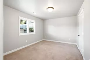 2195 E 1075 N, Layton, UT 84040 - Photo 26