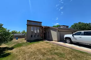 25 W Pk Cir, Vernal, UT 84078 - Photo 2