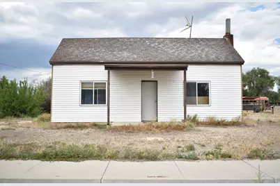 185 S 100 E, Castle Dale, UT 84513 - Photo 2