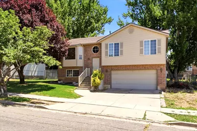2087 W 1630 N, Clinton, UT 84015 - Photo 2