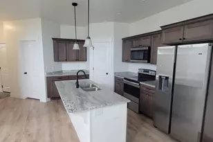 274 N Eaglewood Dr W, Saratoga Springs, UT 84045 - Photo 4