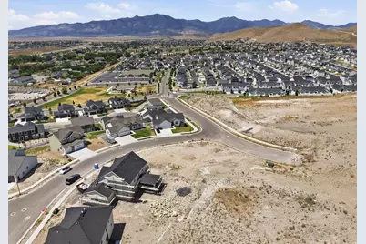 9602 N Bluebell Dr #401, Eagle Mountain, UT 84005 - Photo 10