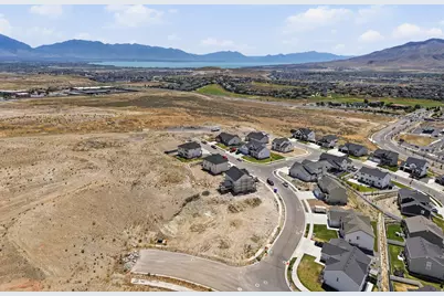 9602 N Bluebell Dr #401, Eagle Mountain, UT 84005 - Photo 8