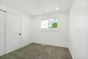 282 E 1400 N, Bountiful, UT 84010 - Photo 12