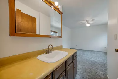 2498 W Swasey Dr, Taylorsville, UT 84129 - Photo 18
