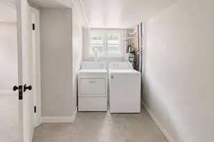 548 N Coumbus St W, Salt Lake City, UT 84103 - Photo 32