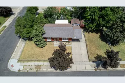 1352 W 2600 N, Clinton, UT 84015 - Photo 32