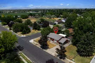 1352 W 2600 N, Clinton, UT 84015 - Photo 2