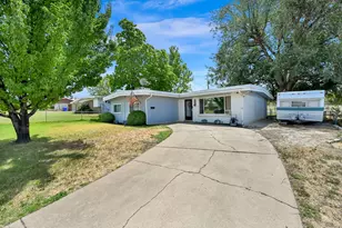 217 W 1425 N, Sunset, UT 84015 - Photo 2
