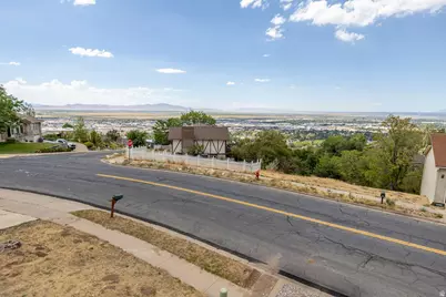621 Raygene Way, North Salt Lake, UT 84054 - Photo 4