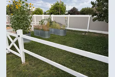 2394 W 700 S, Lehi, UT 84043 - Photo 2
