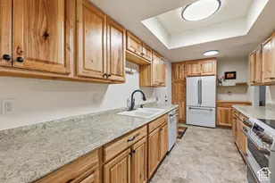 985 E Essex Ct Way, Midvale, UT 84047 - Photo 12
