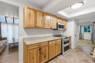 985 E Essex Ct Way, Midvale, UT 84047 - Photo 10