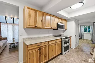 985 E Essex Ct Way, Midvale, UT 84047 - Photo 10